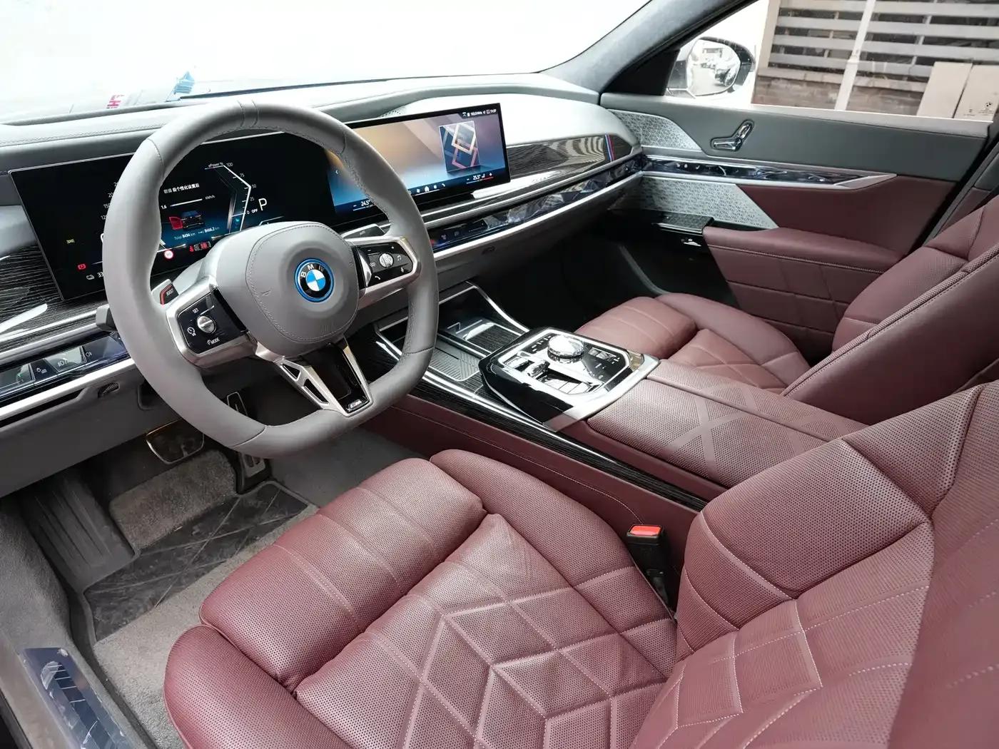 2023 BMW i7 xDrive60L M Sport Package — миниатюра 9