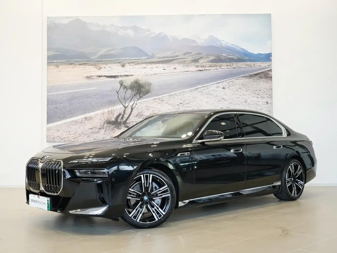 2023 BMW i7 xDrive60L M Sport Package — миниатюра 1