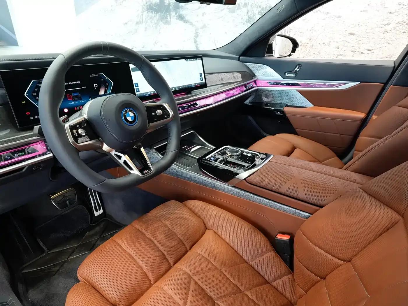 2023 BMW i7 xDrive60L M Sport Package — миниатюра 9