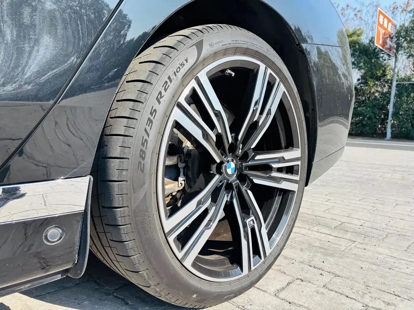 BMW i7 2023 eDrive50L M Sport Package — миниатюра 8
