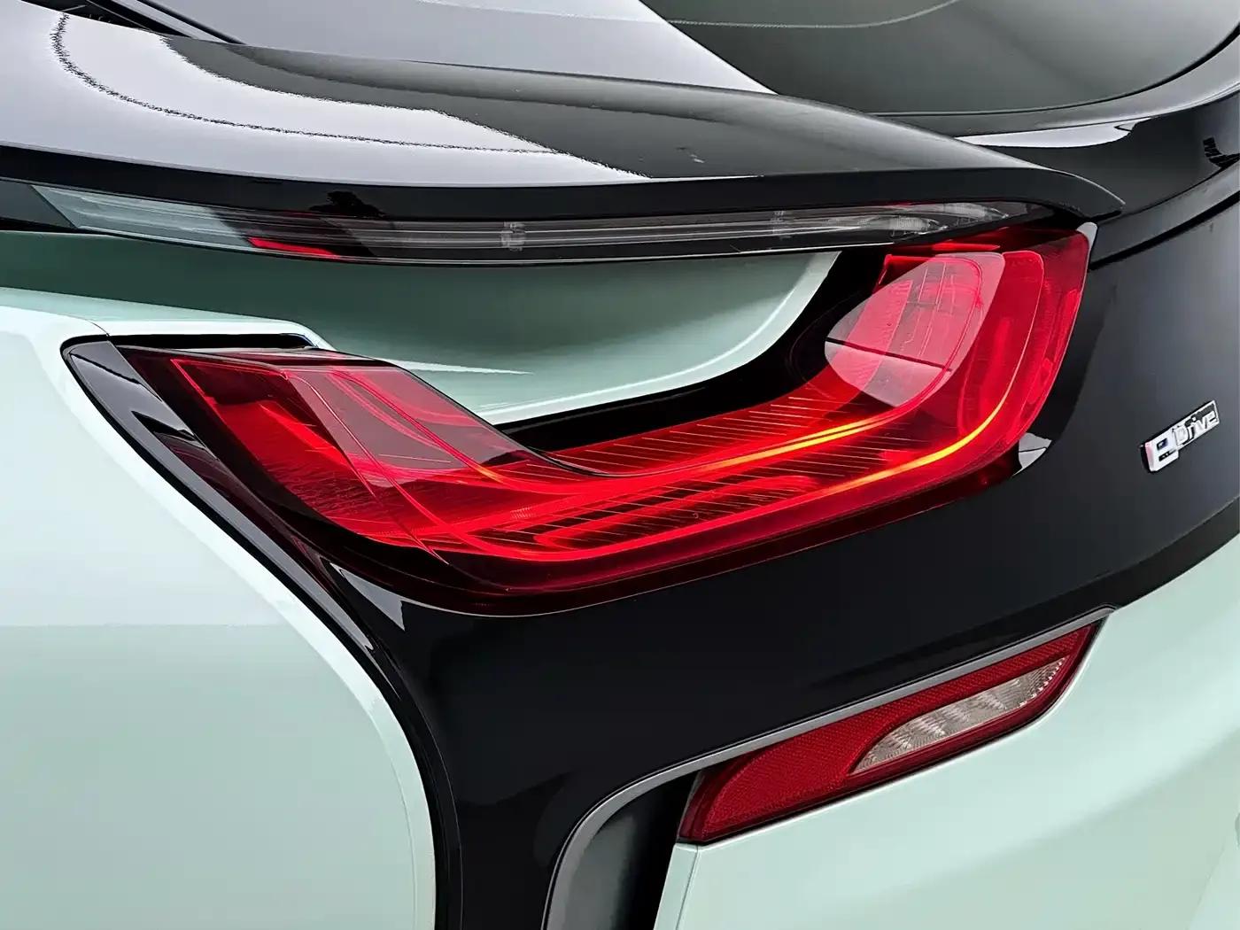 BMW i8 2014 Standard Edition — миниатюра 13