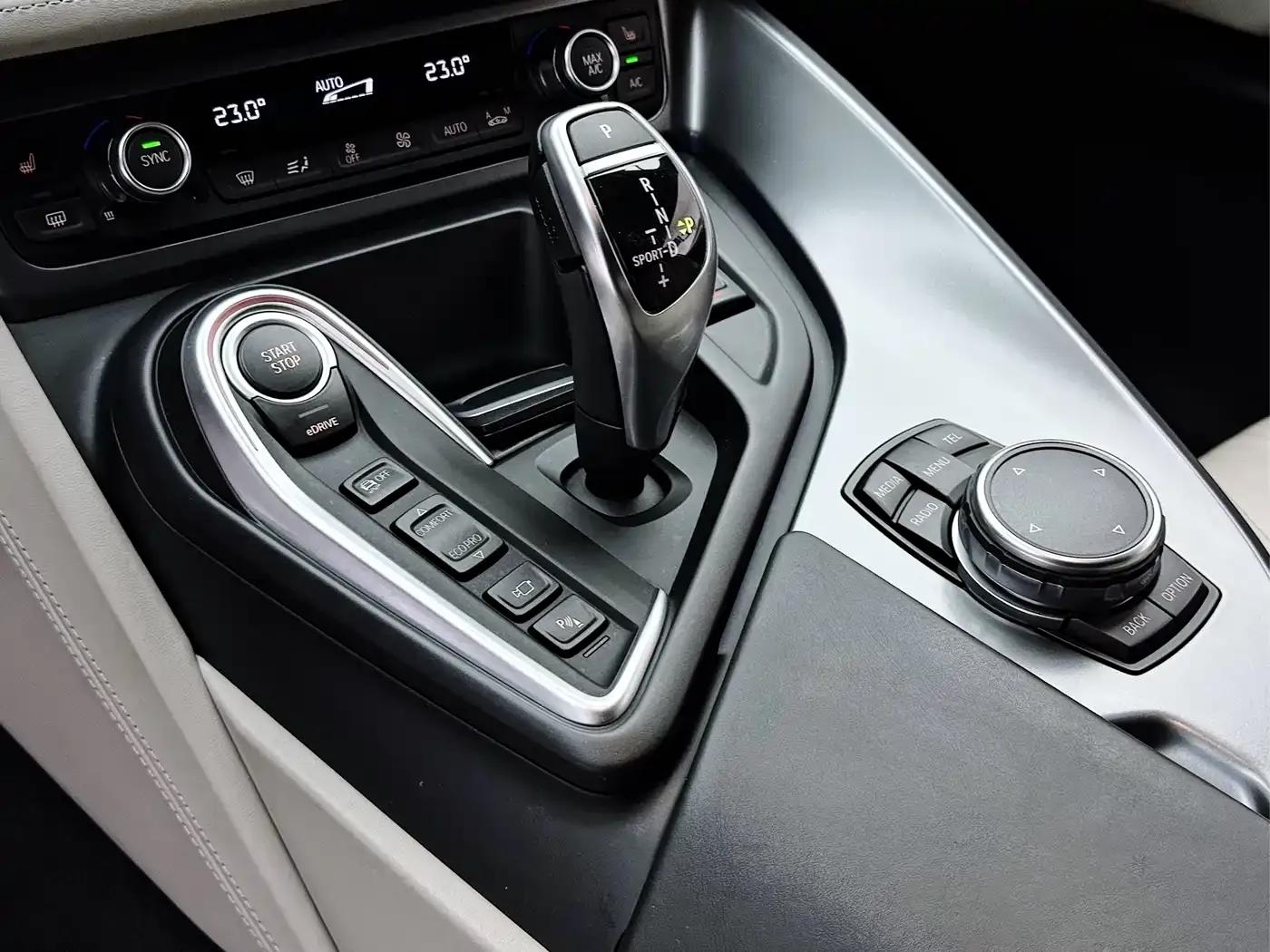 BMW i8 2014 Standard Edition — миниатюра 16
