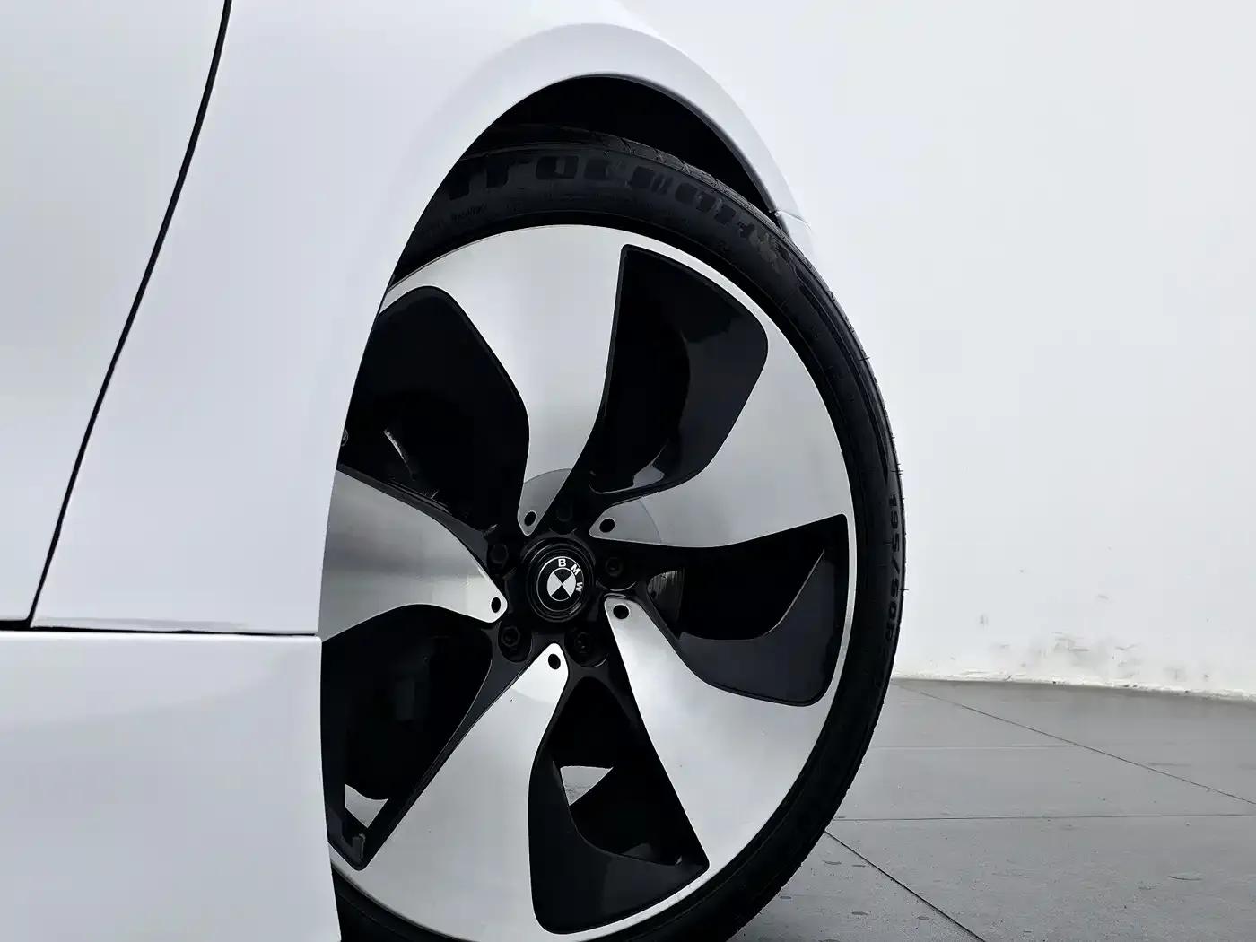 BMW i8 2014 Standard Edition — миниатюра 15