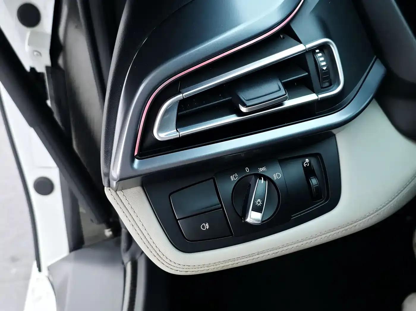 BMW i8 2014 Standard Edition — миниатюра 36