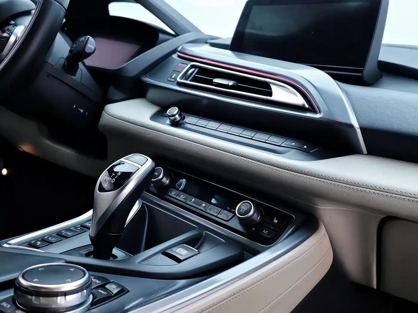 BMW i8 2014 Standard Edition — миниатюра 44