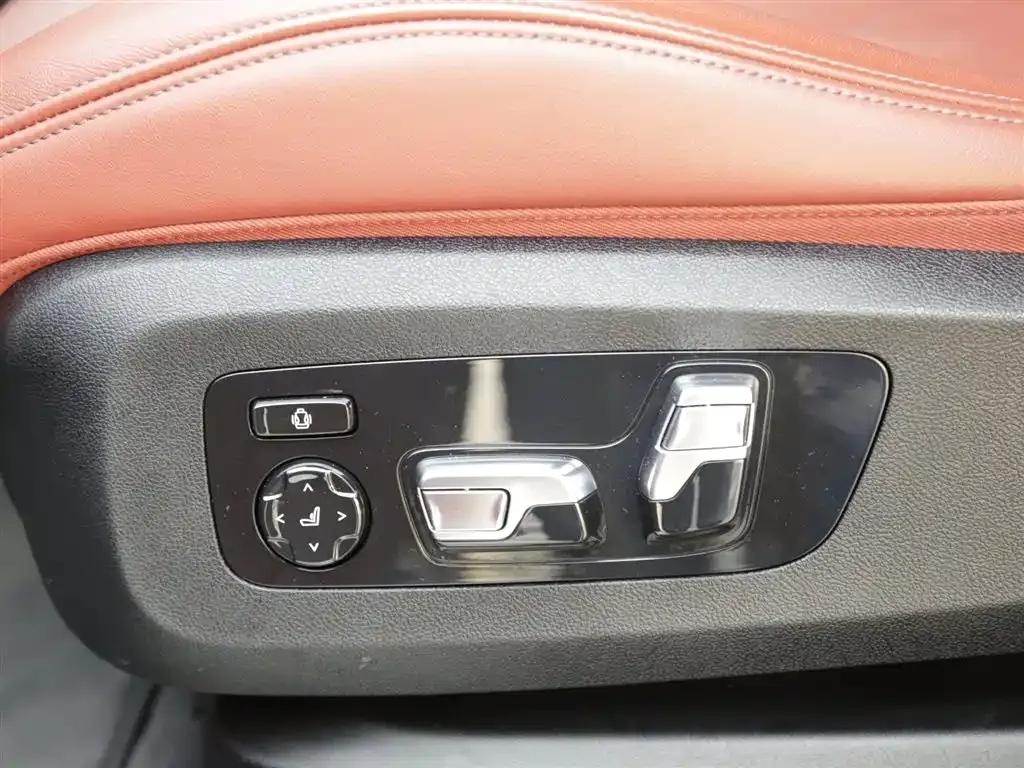 BMW XM 2023 Base Model — миниатюра 10