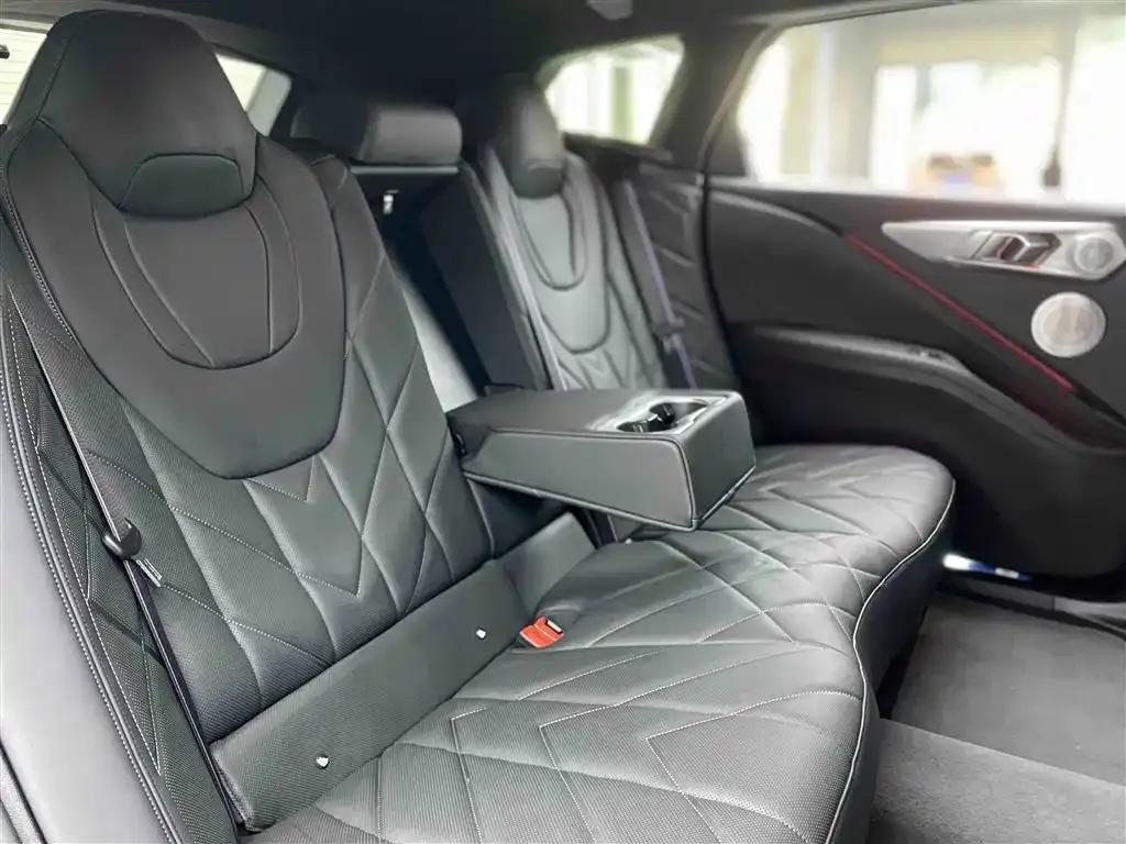 BMW XM 2023 Base Model — миниатюра 12