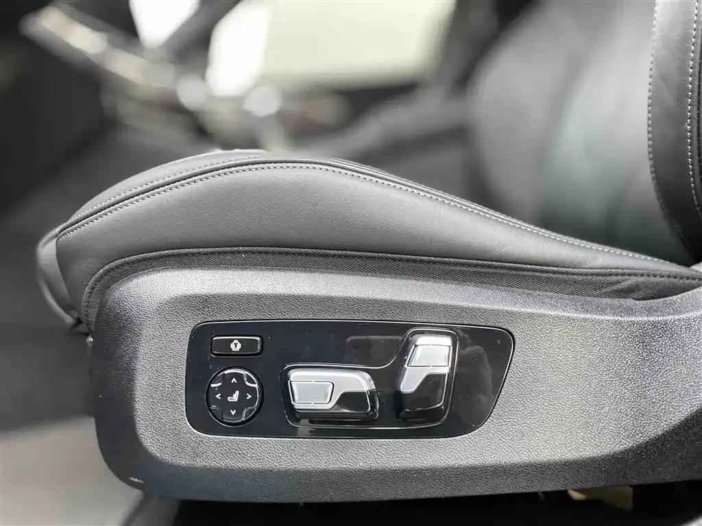 BMW XM 2023 Base Model — миниатюра 24