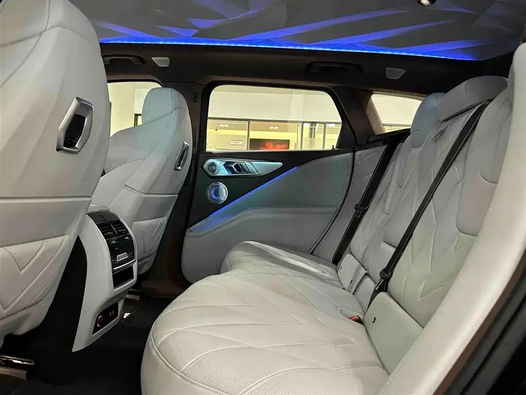 BMW XM 2023 Base Model — миниатюра 9