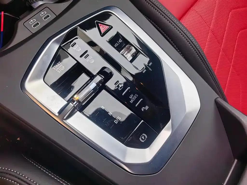 2025 BMW M235L — миниатюра 15