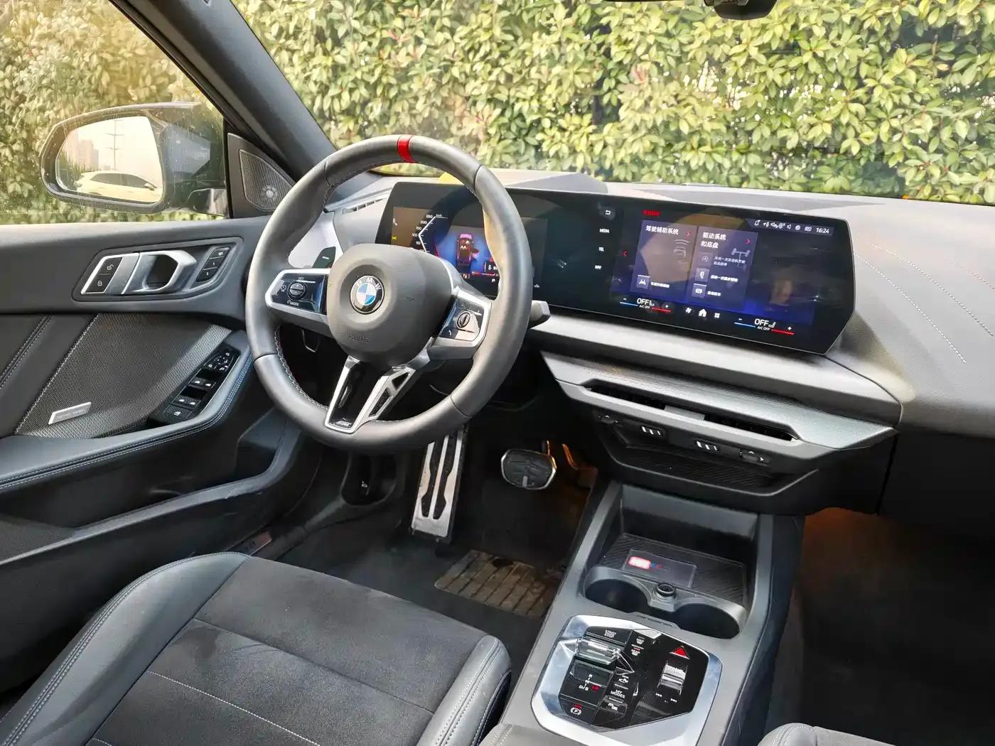 2025 BMW M235L — миниатюра 14