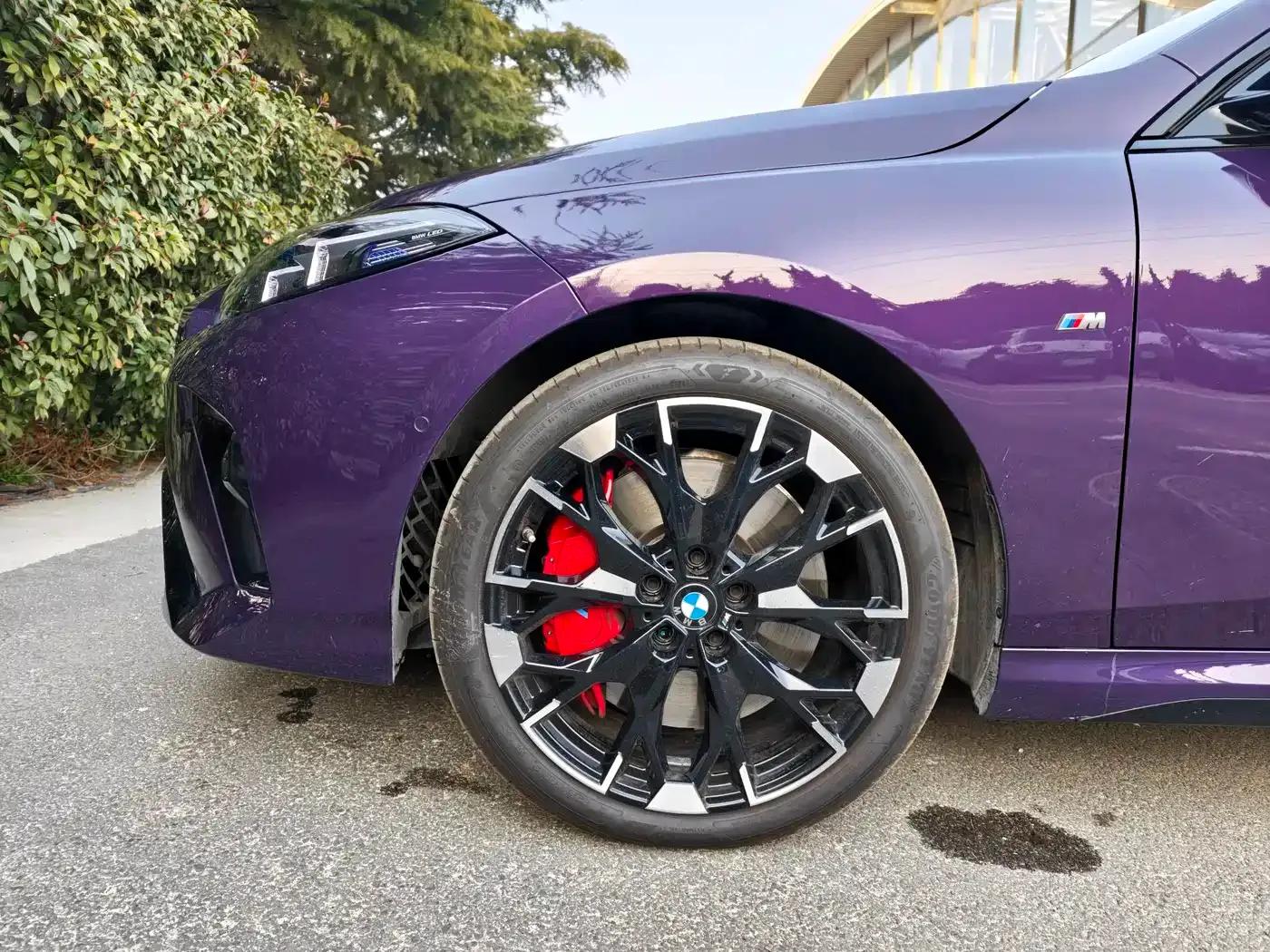 2025 BMW M235L — миниатюра 16