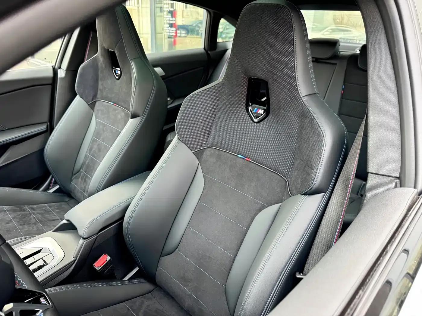 2025 BMW M235L — миниатюра 14