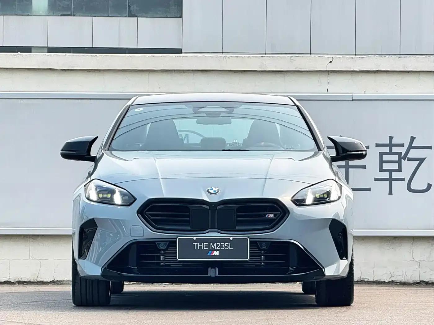 2025 BMW M235L — миниатюра 3