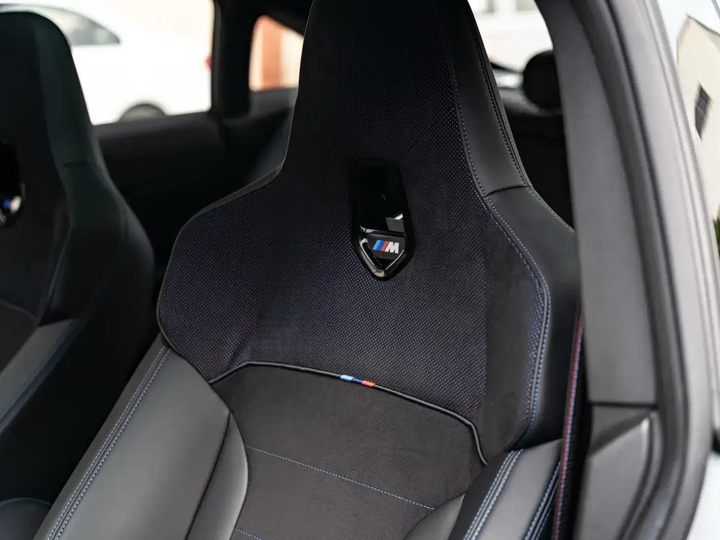 2025 BMW M235L — миниатюра 11
