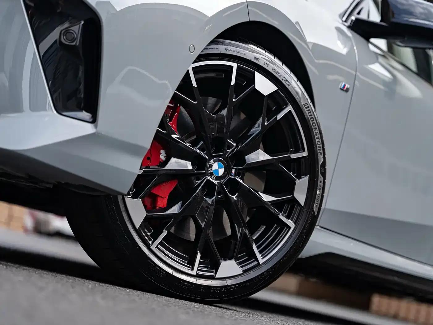 2025 BMW M235L — миниатюра 7