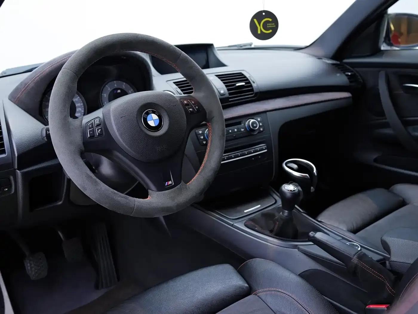 2011 BMW 1 Series M Coupe — миниатюра 12