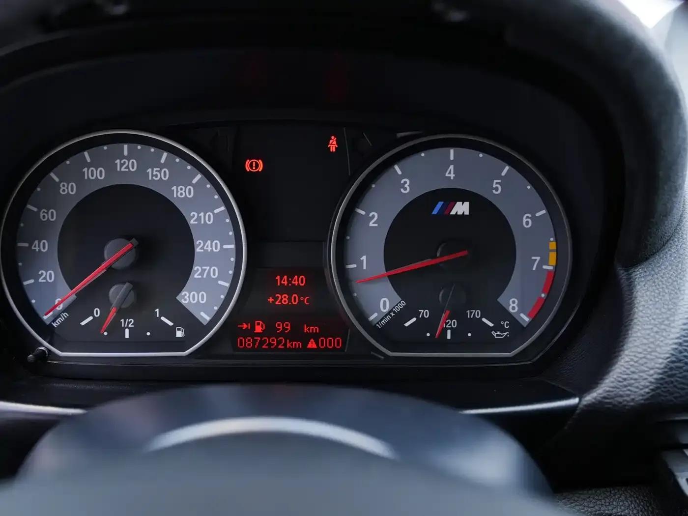 2011 BMW 1 Series M Coupe — миниатюра 14