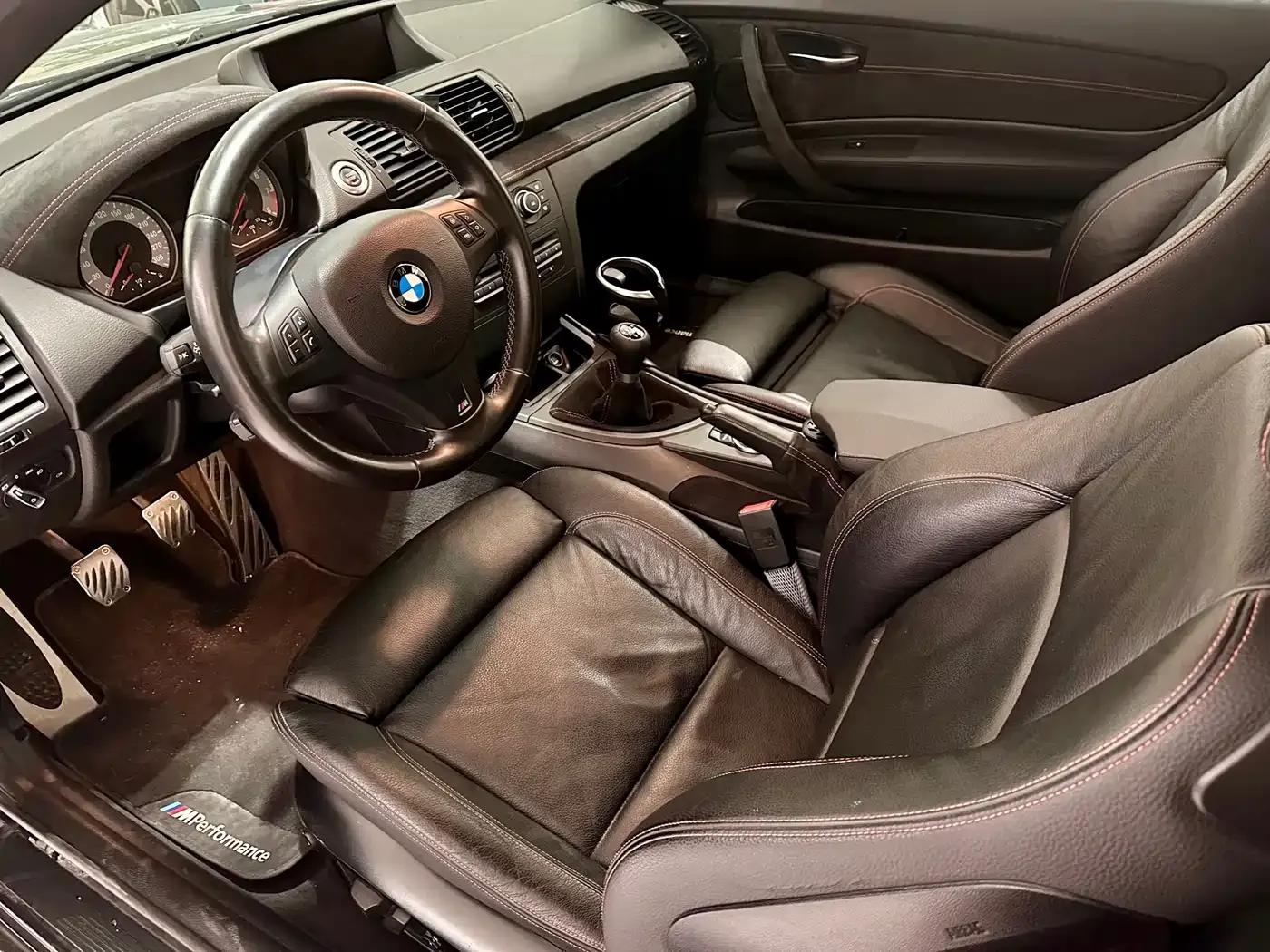 2011 BMW 1 Series M Coupe — миниатюра 11