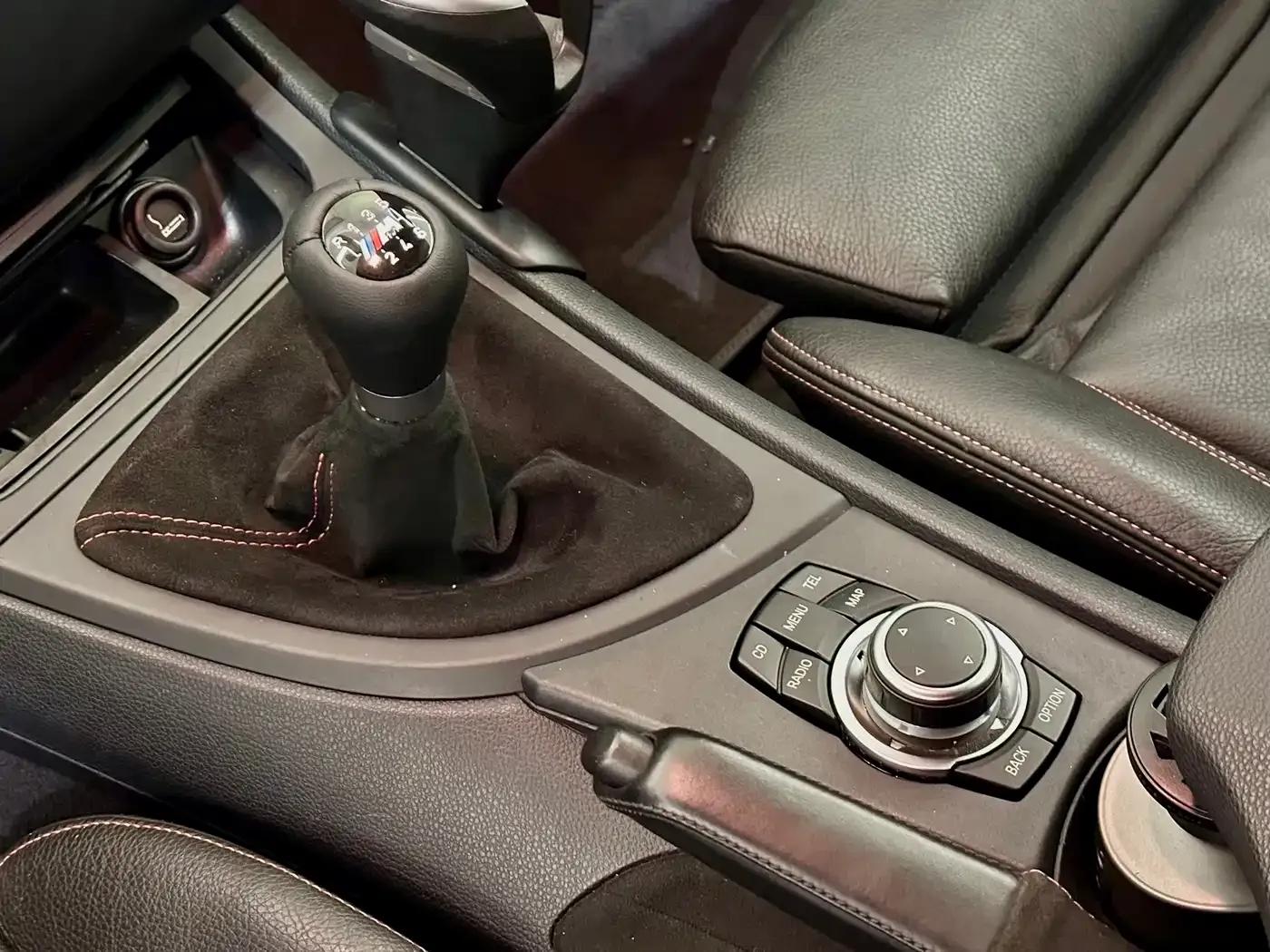 2011 BMW 1 Series M Coupe — миниатюра 13