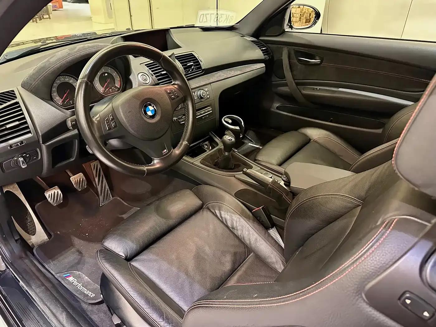 2011 BMW 1 Series M Coupe — миниатюра 14