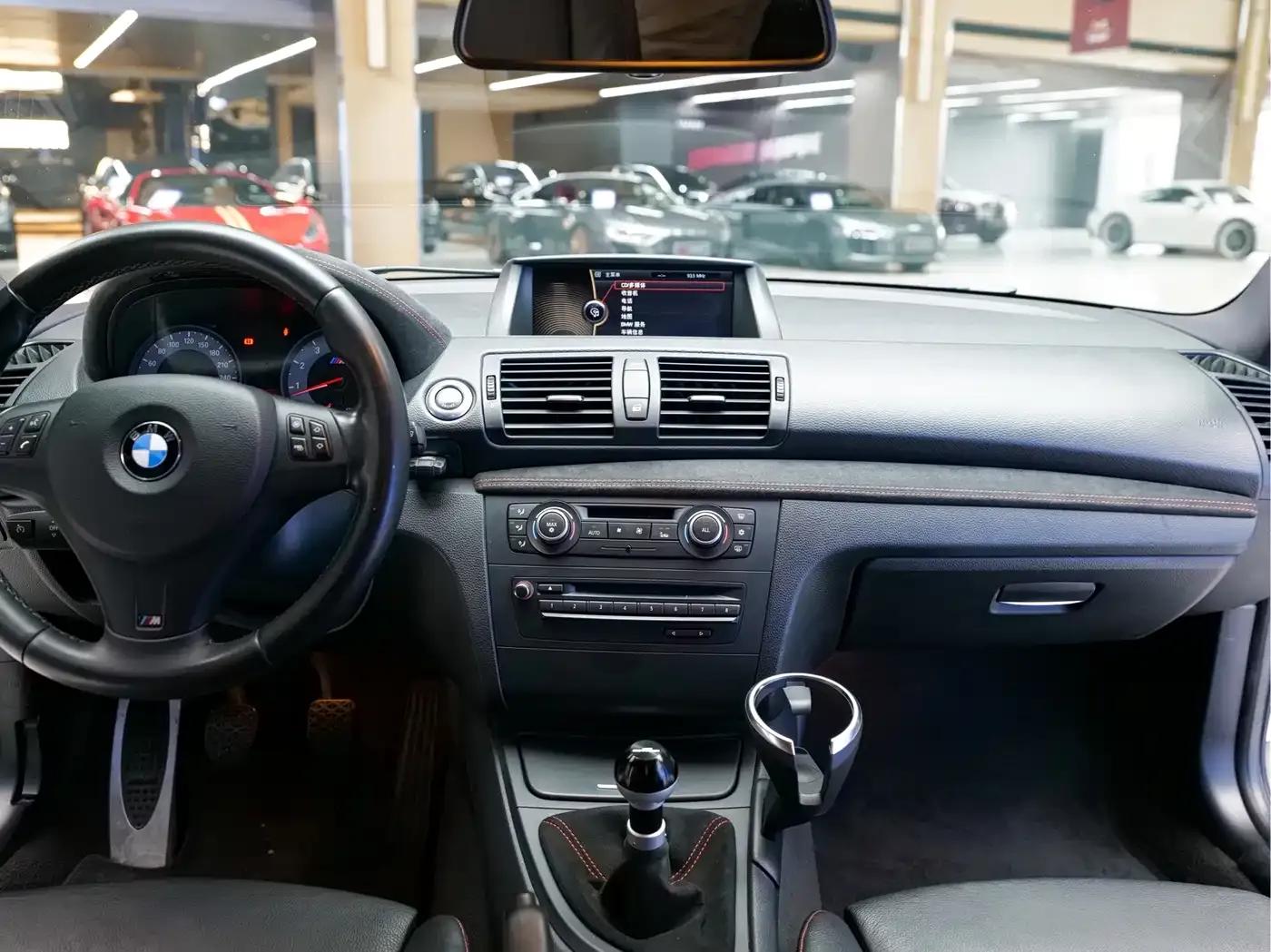 2011 BMW 1 Series M Coupe — миниатюра 13