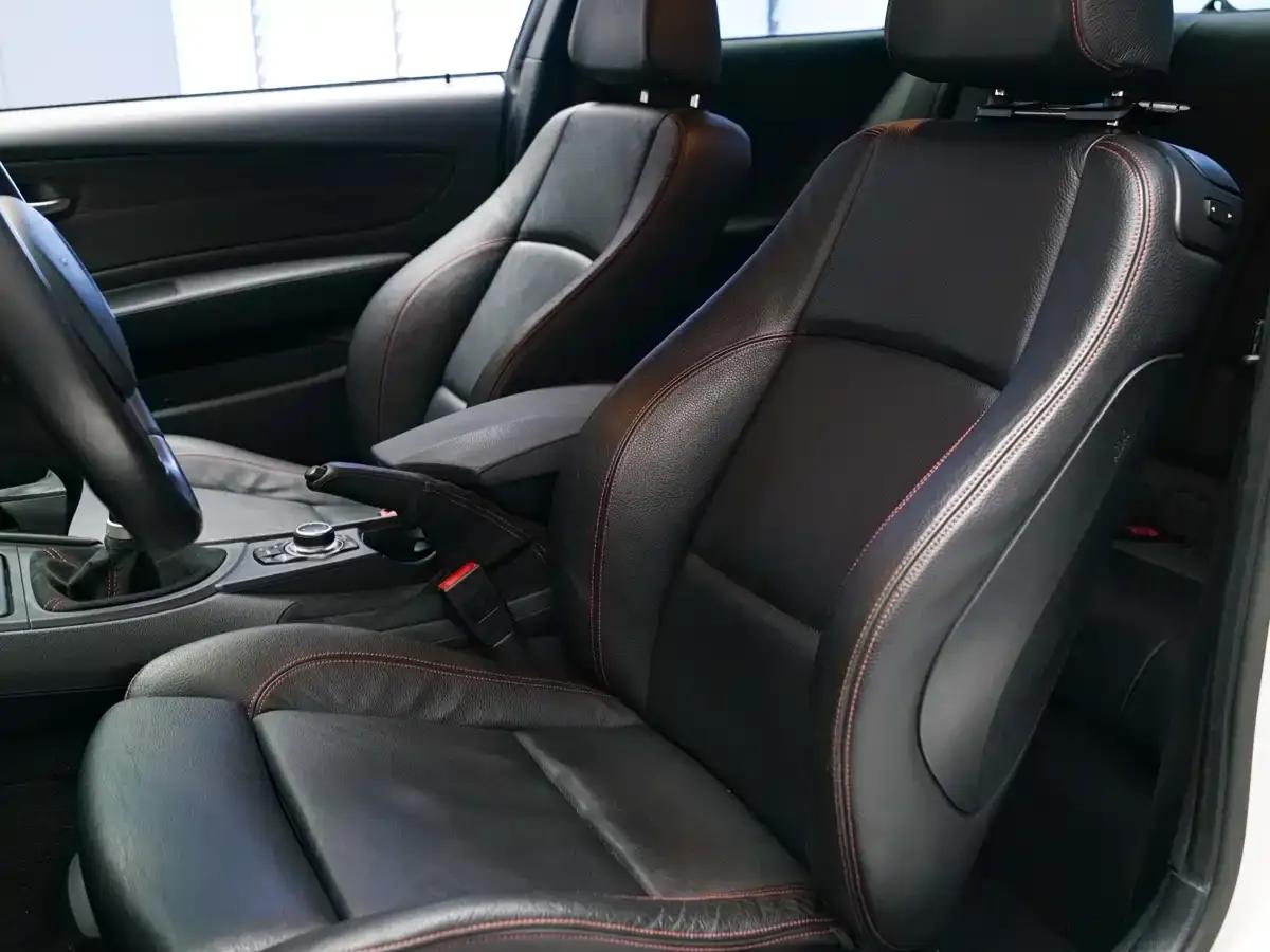 2011 BMW 1 Series M Coupe — миниатюра 16