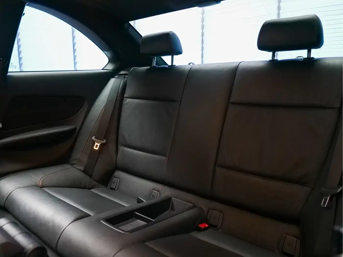 2011 BMW 1 Series M Coupe — миниатюра 17