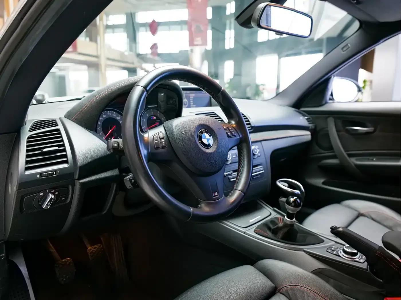 2011 BMW 1 Series M Coupe — миниатюра 10