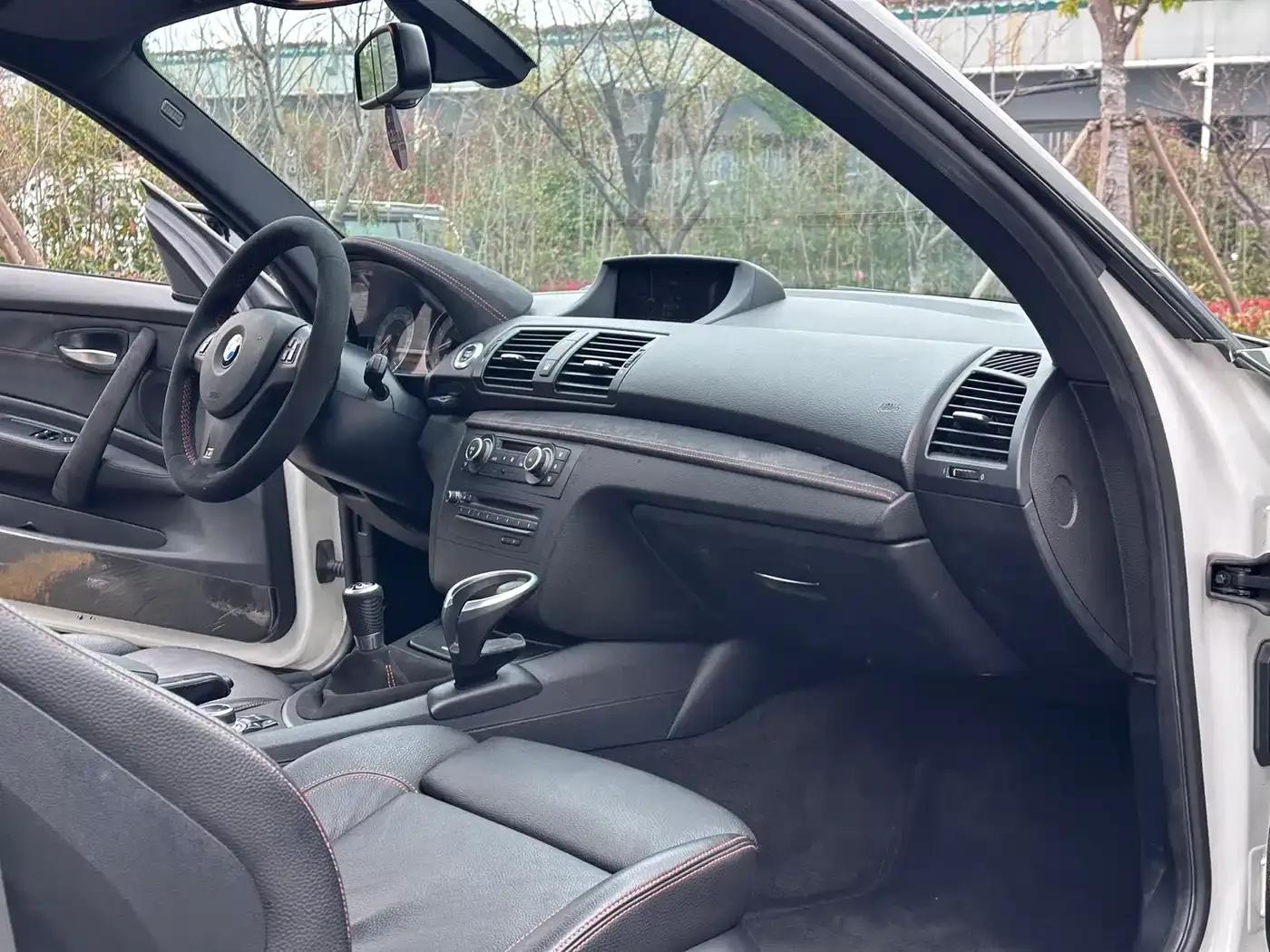 2011 BMW 1 Series M Coupe — миниатюра 14