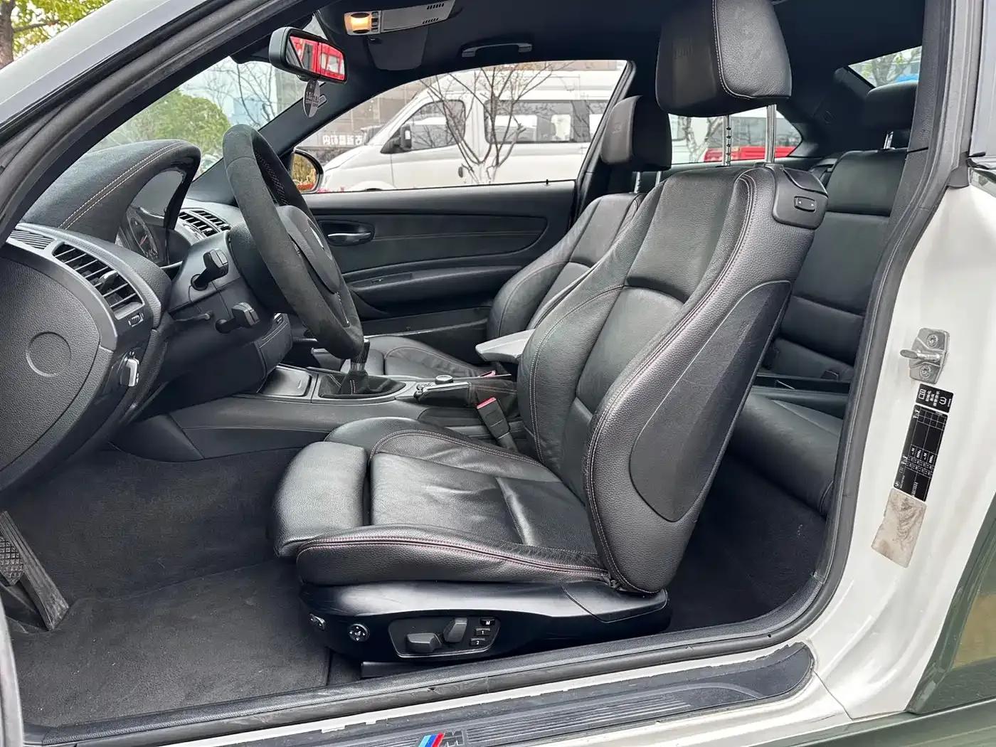 2011 BMW 1 Series M Coupe — миниатюра 8