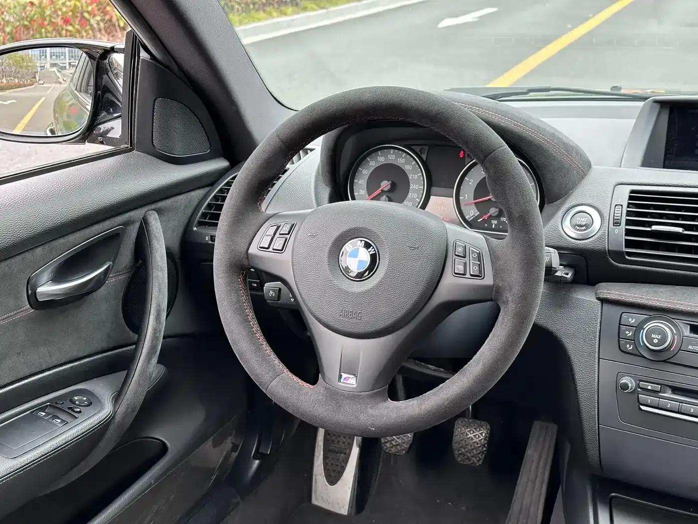 2011 BMW 1 Series M Coupe — миниатюра 10
