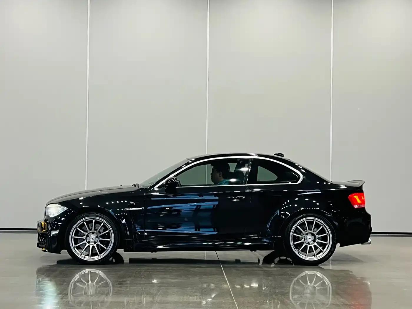 2011 BMW 1 Series M Coupe — миниатюра 5