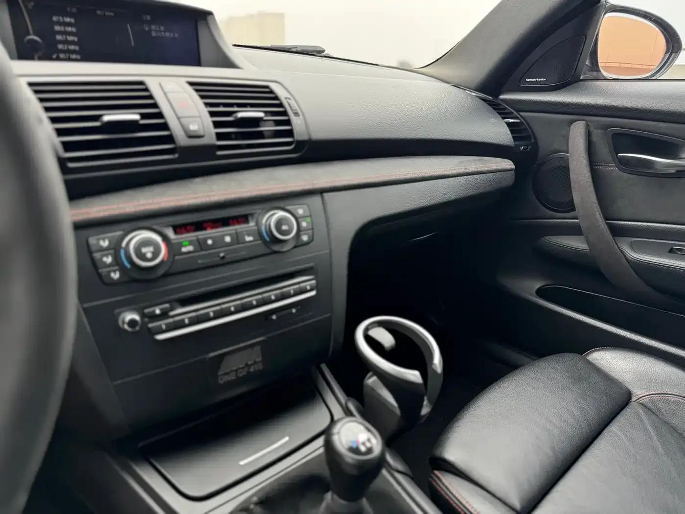 2011 BMW 1 Series M Coupe — миниатюра 14