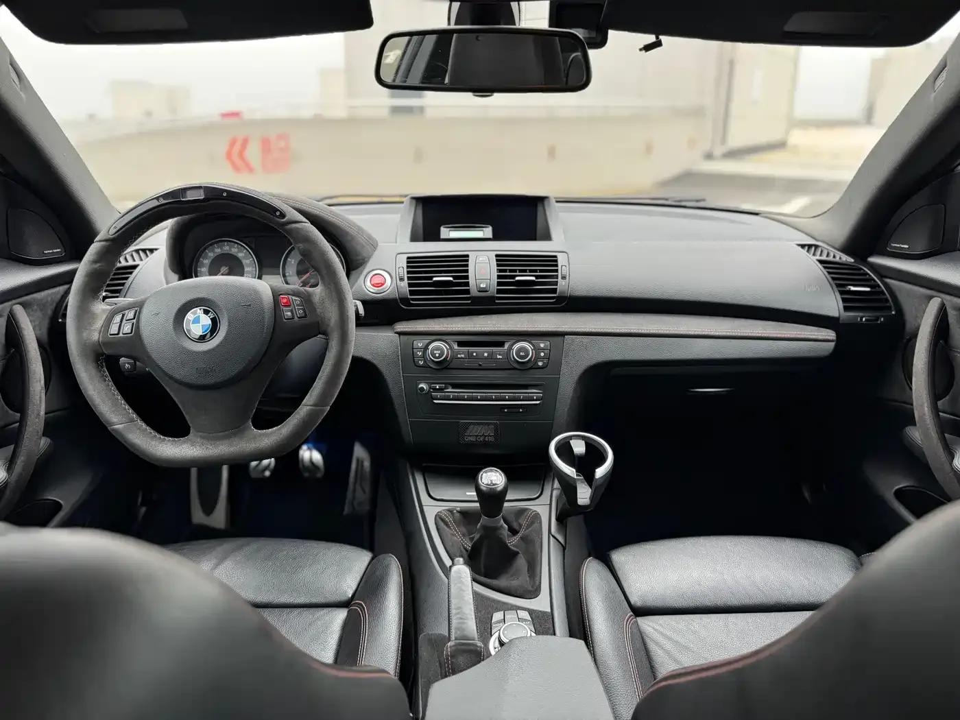 2011 BMW 1 Series M Coupe — миниатюра 8