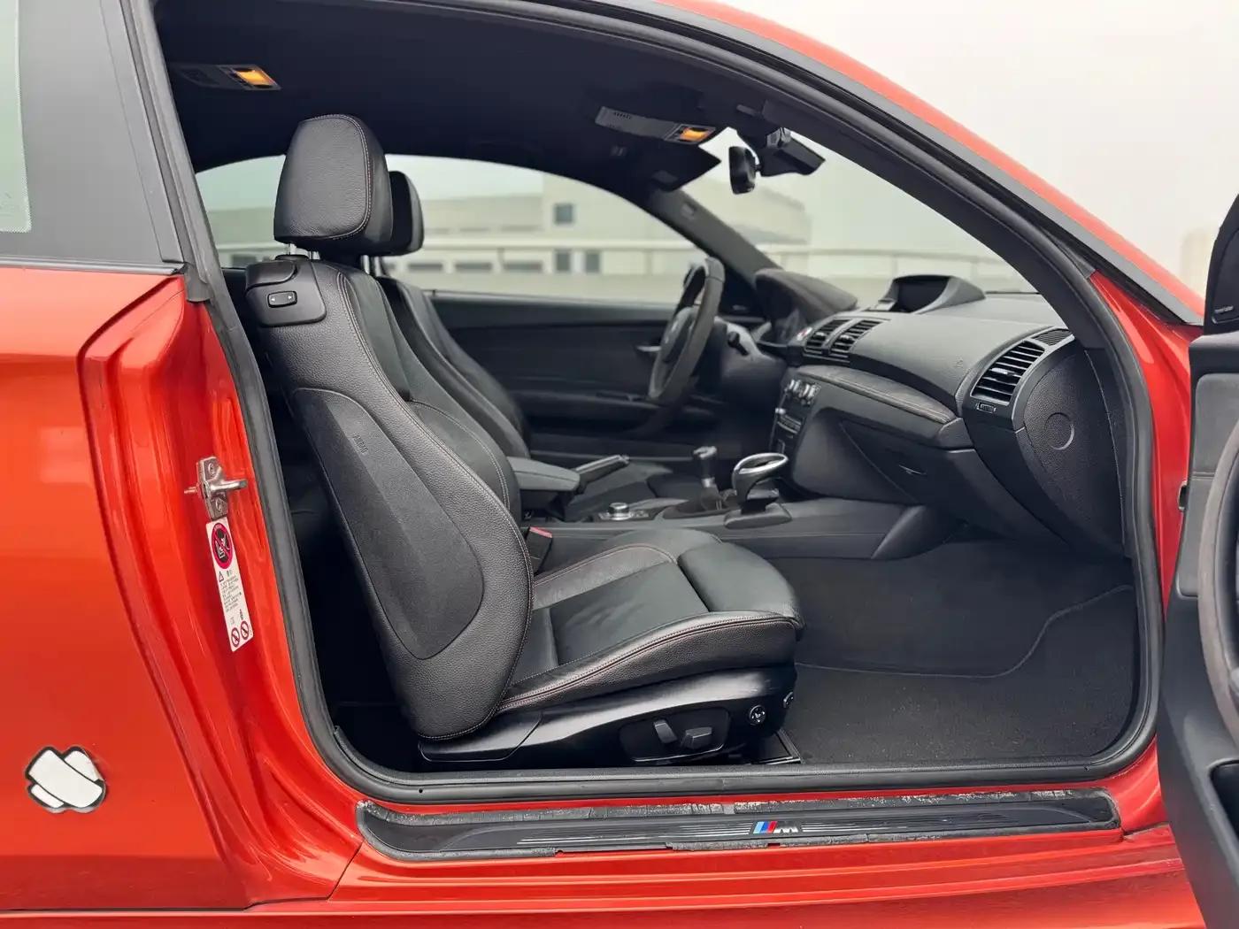 2011 BMW 1 Series M Coupe — миниатюра 10