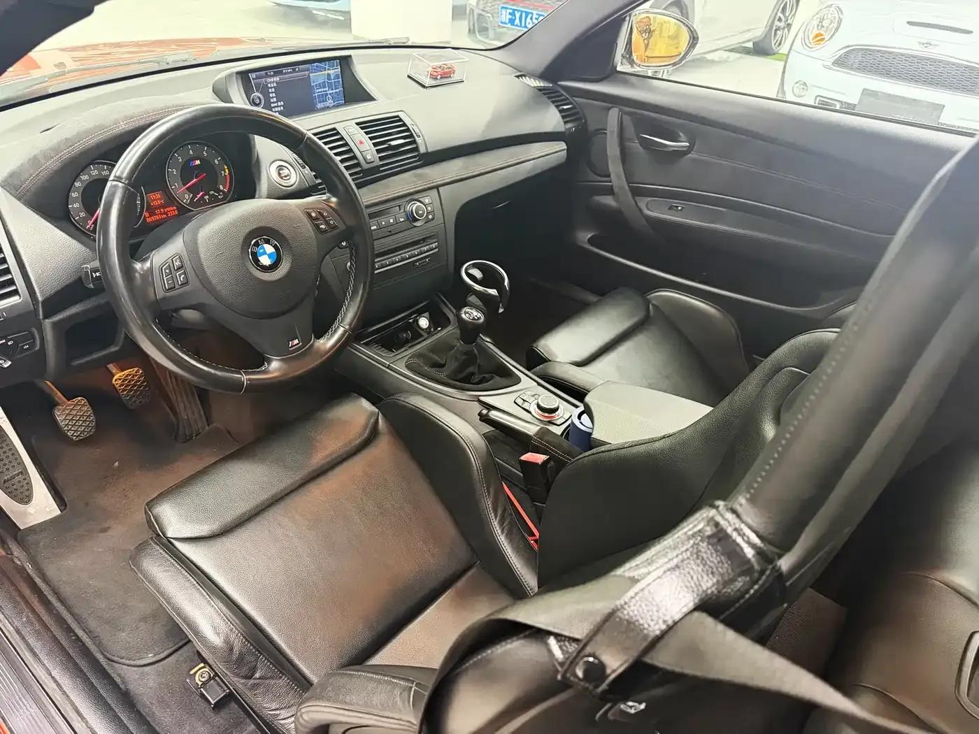 2011 BMW 1 Series M Coupe — миниатюра 11