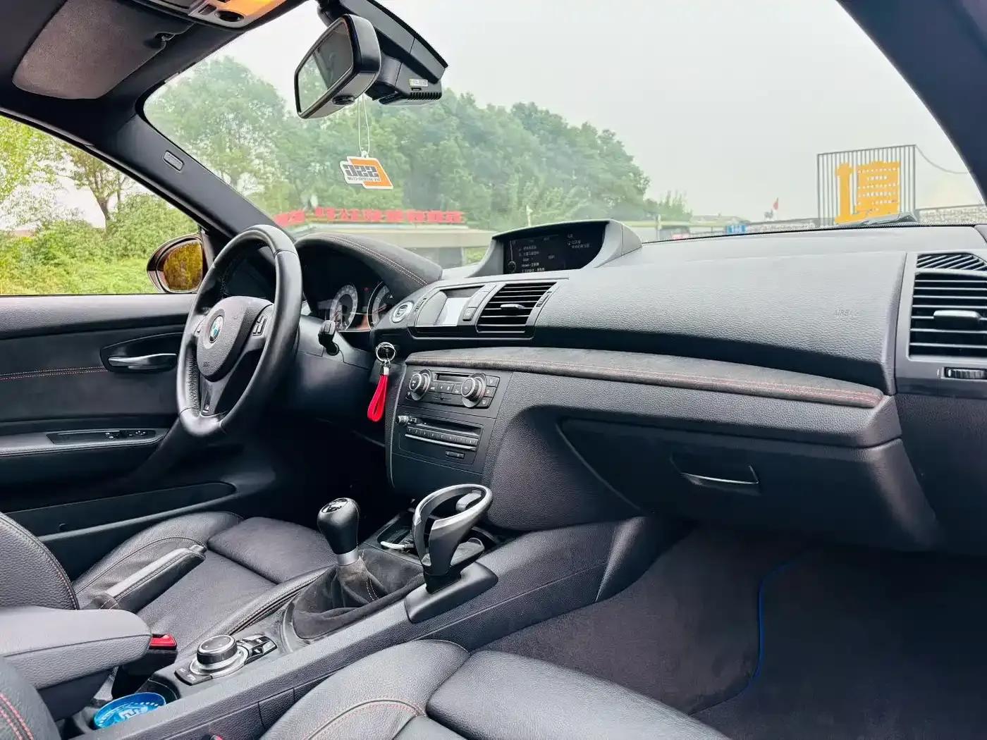 2011 BMW 1 Series M Coupe — миниатюра 7