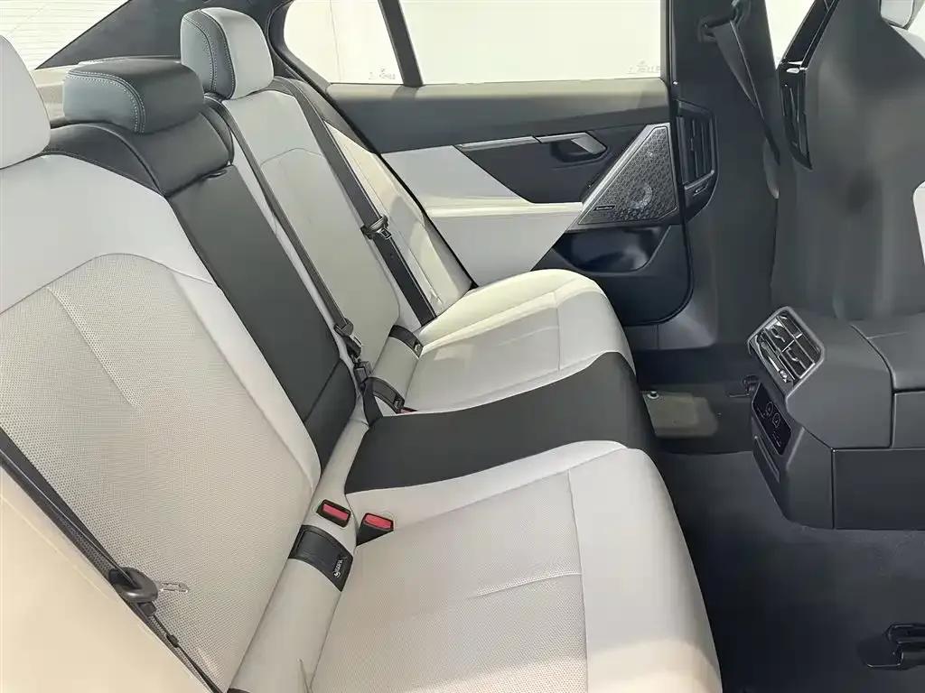 BMW M5 PHEV 2025 M5 — миниатюра 11