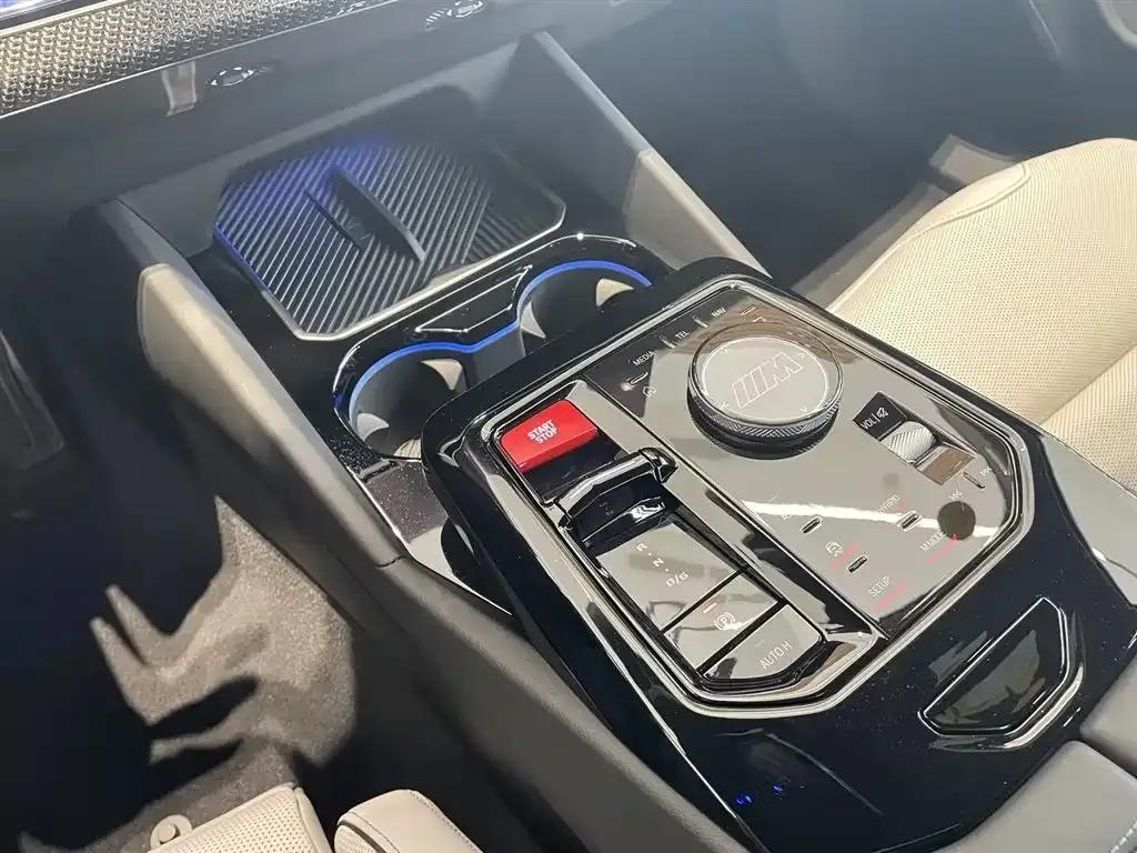BMW M5 PHEV 2025 M5 — миниатюра 13