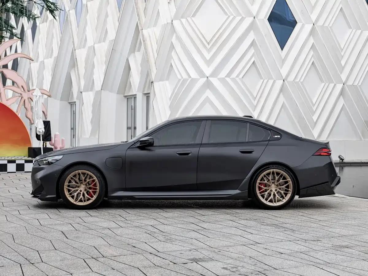 BMW M5 PHEV 2025 M5 — миниатюра 5