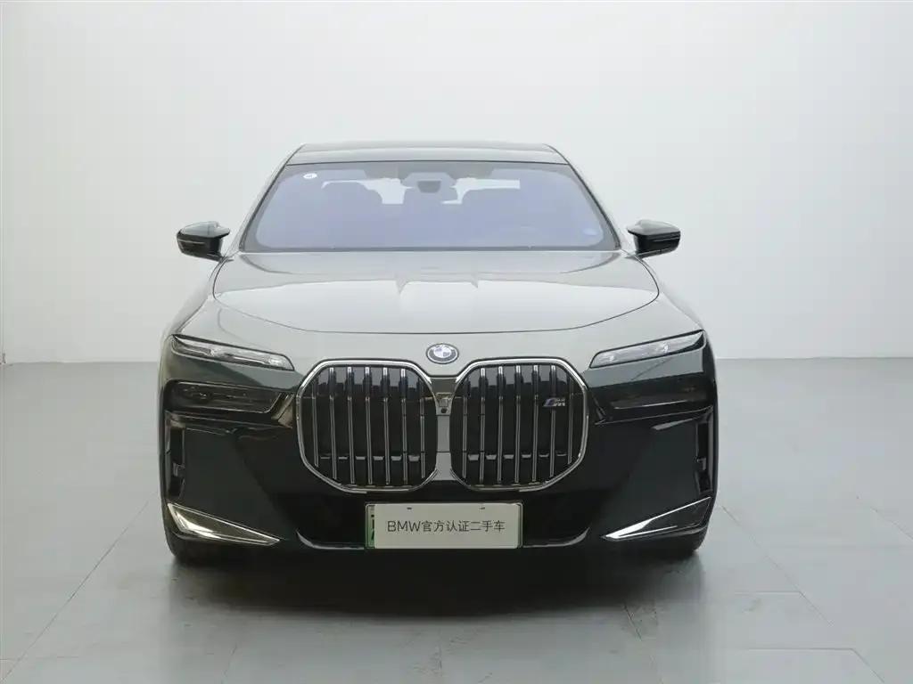 BMW i7 M70L 2023 Model — миниатюра 2