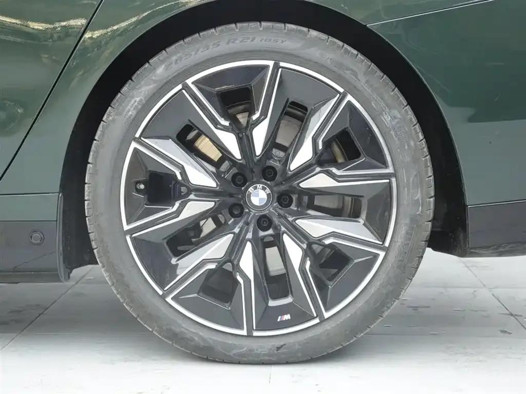 BMW i7 M70L 2023 Model — миниатюра 18