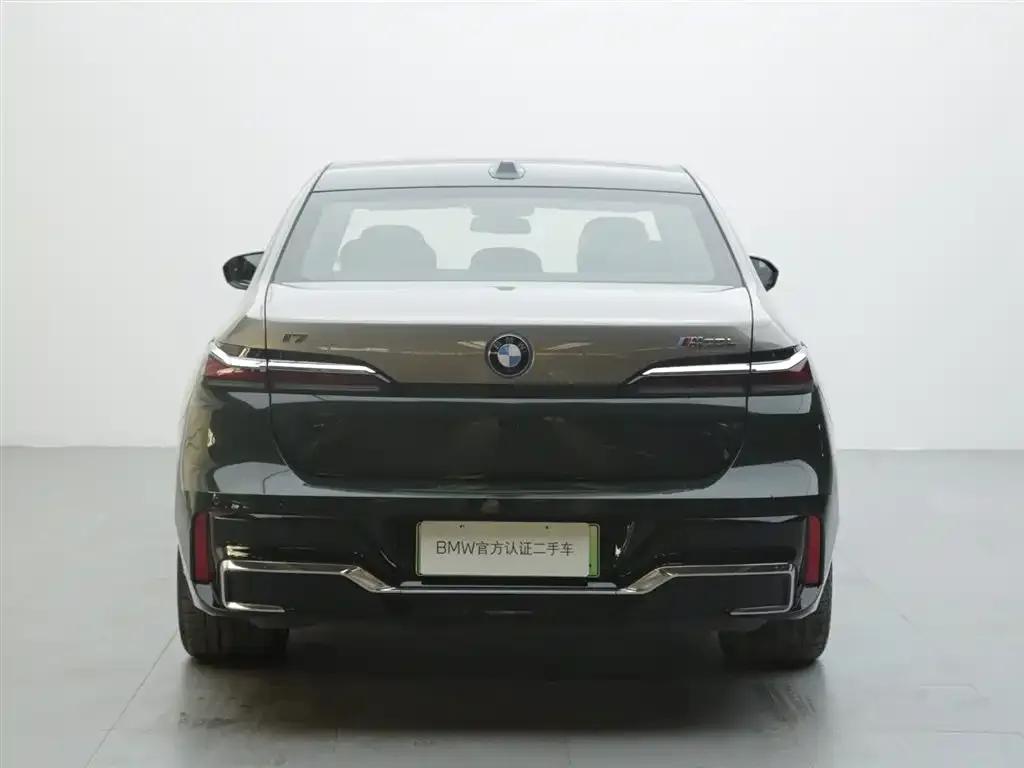 BMW i7 M70L 2023 Model — миниатюра 5