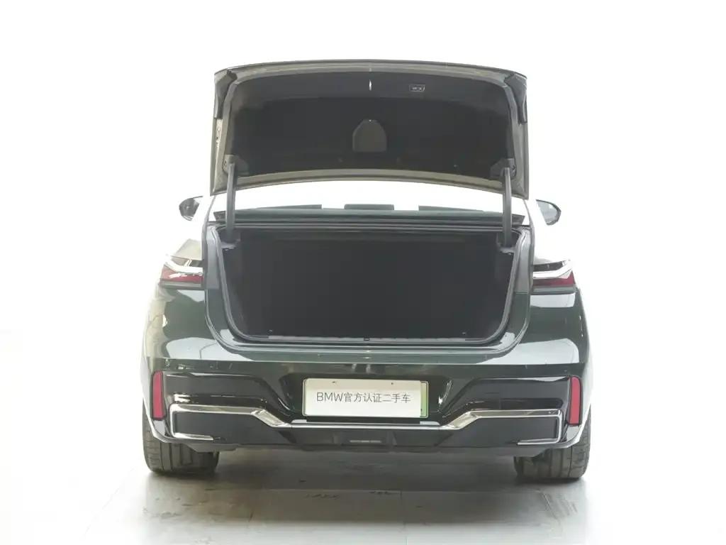 BMW i7 M70L 2023 Model — миниатюра 6