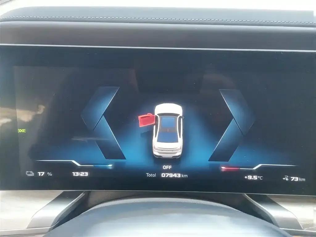 BMW i7 M70L 2023 Model — миниатюра 12