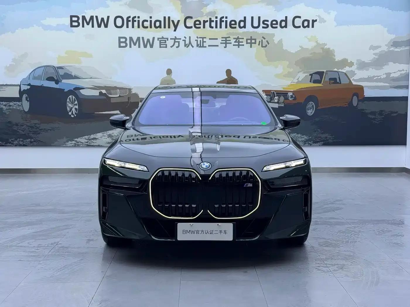 BMW i7 M70L 2023 Model — миниатюра 2