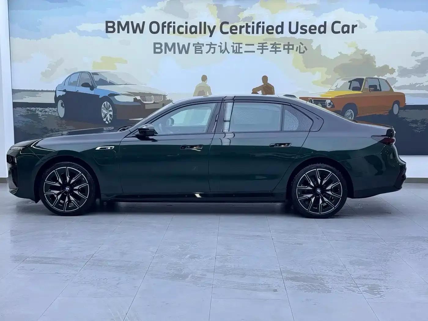BMW i7 M70L 2023 Model — миниатюра 3