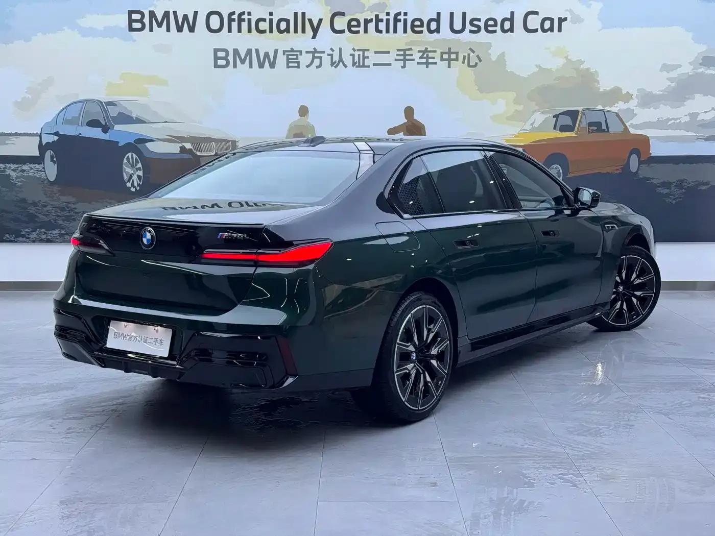 BMW i7 M70L 2023 Model — миниатюра 4