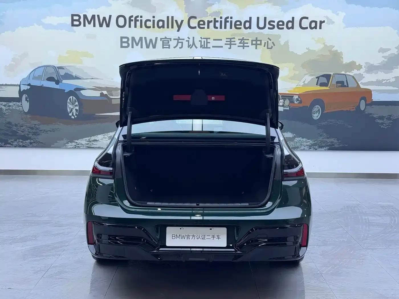BMW i7 M70L 2023 Model — миниатюра 8